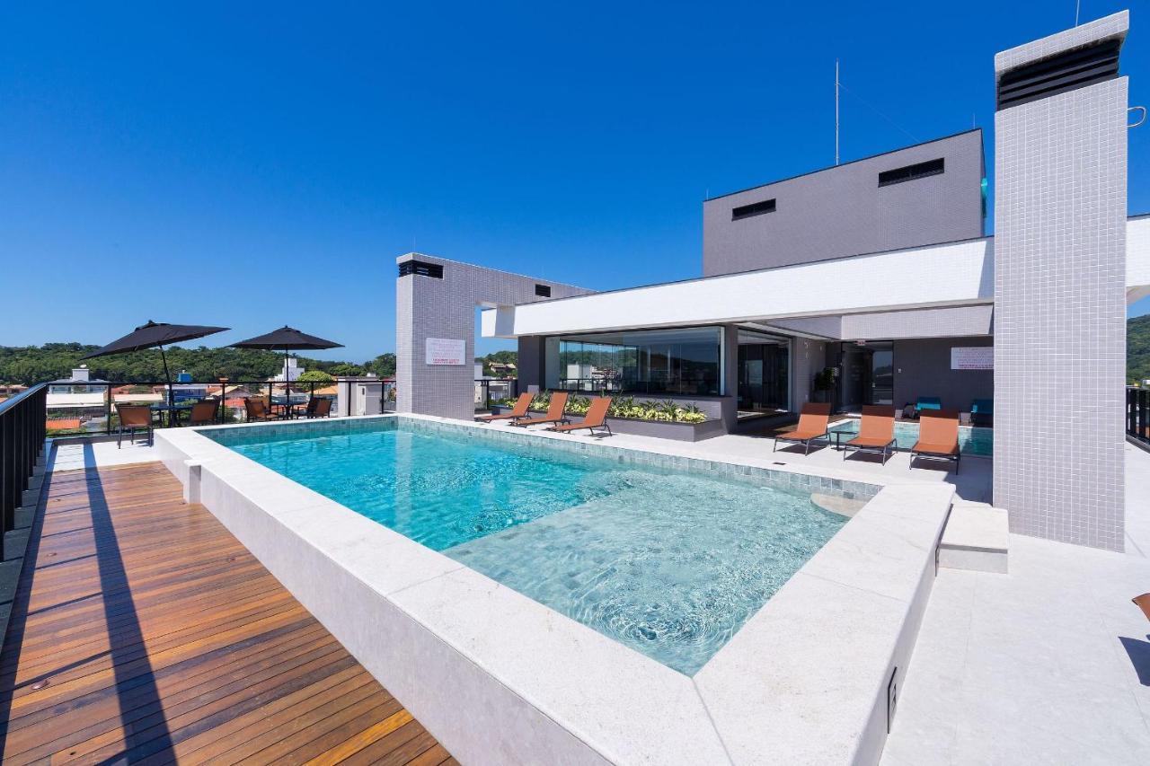 Adra 106 - Apartamento No Centro De Bombinhas - Rooftop Com Piscina E Academia - A Poucos Metros Da Praia - Kültér fotó