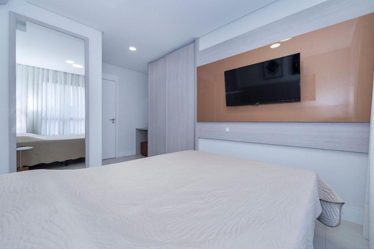 Adra 106 - Apartamento No Centro De Bombinhas - Rooftop Com Piscina E Academia - A Poucos Metros Da Praia - Kültér fotó