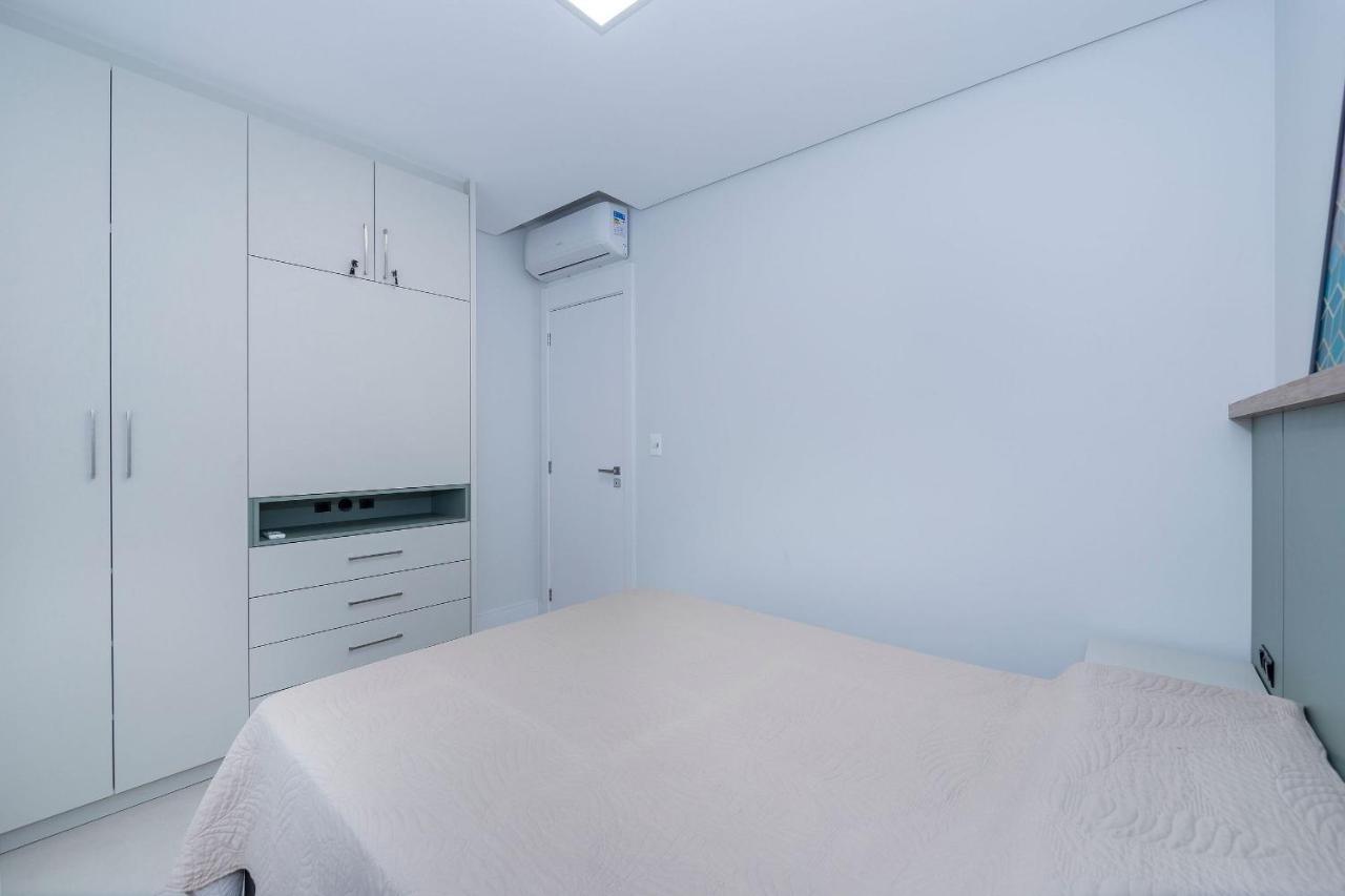 Adra 106 - Apartamento No Centro De Bombinhas - Rooftop Com Piscina E Academia - A Poucos Metros Da Praia - Kültér fotó