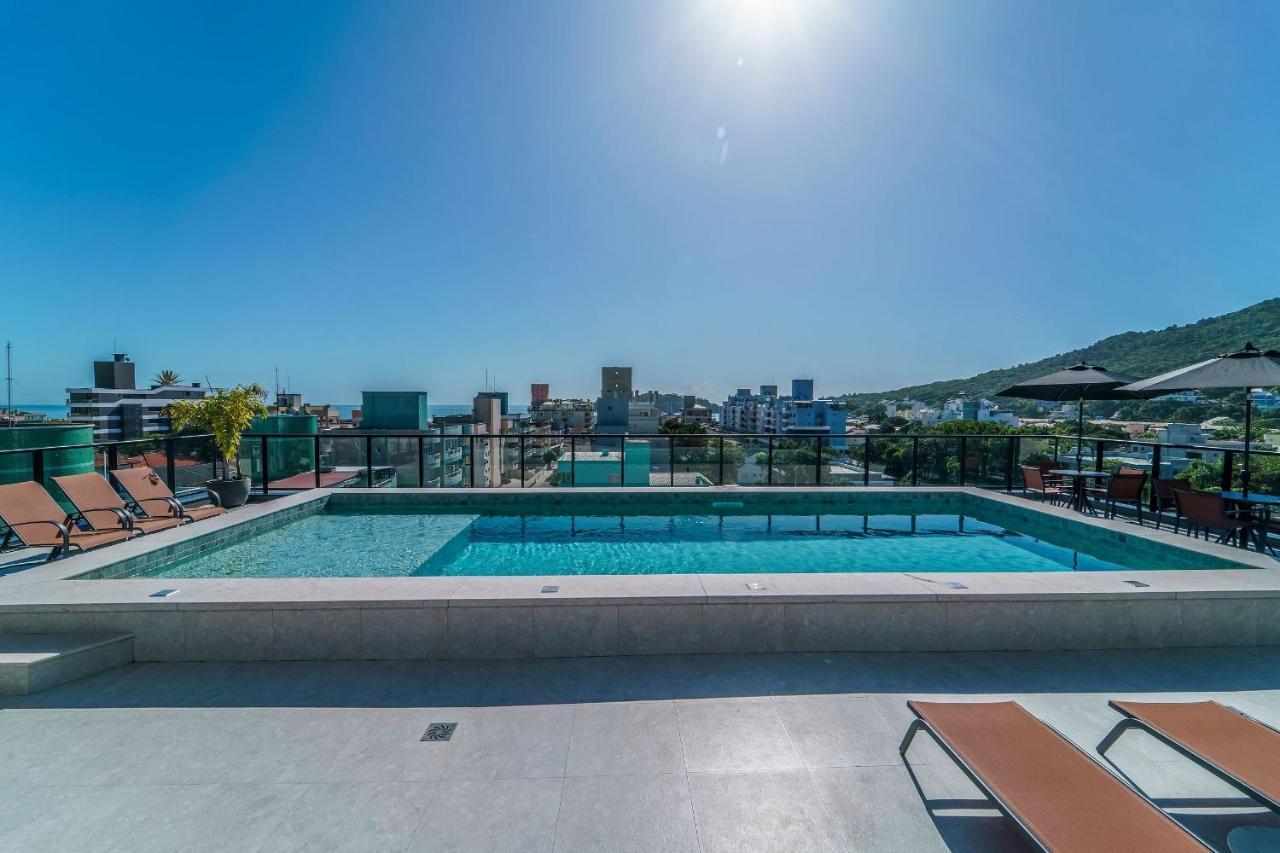 Adra 106 - Apartamento No Centro De Bombinhas - Rooftop Com Piscina E Academia - A Poucos Metros Da Praia - Kültér fotó