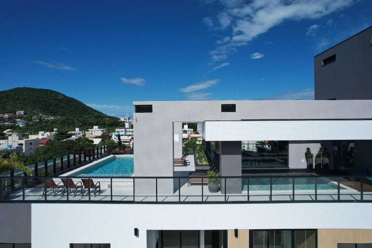 Adra 106 - Apartamento No Centro De Bombinhas - Rooftop Com Piscina E Academia - A Poucos Metros Da Praia - Kültér fotó