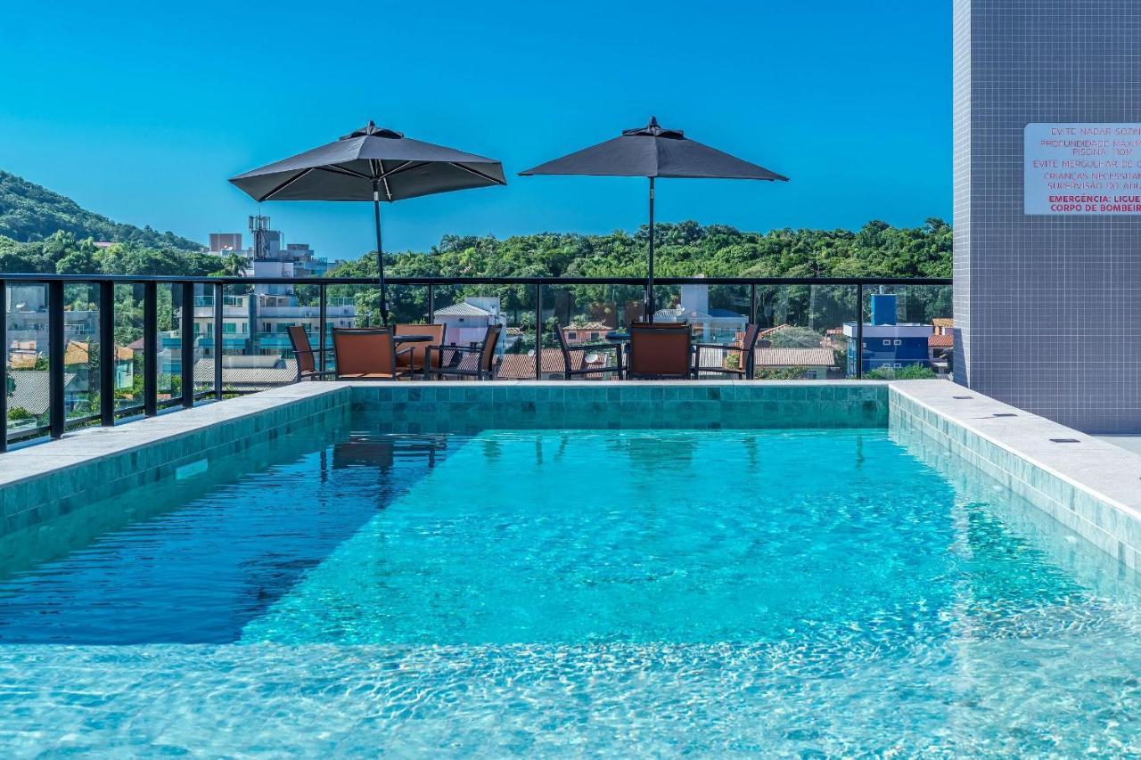 Adra 106 - Apartamento No Centro De Bombinhas - Rooftop Com Piscina E Academia - A Poucos Metros Da Praia - Kültér fotó