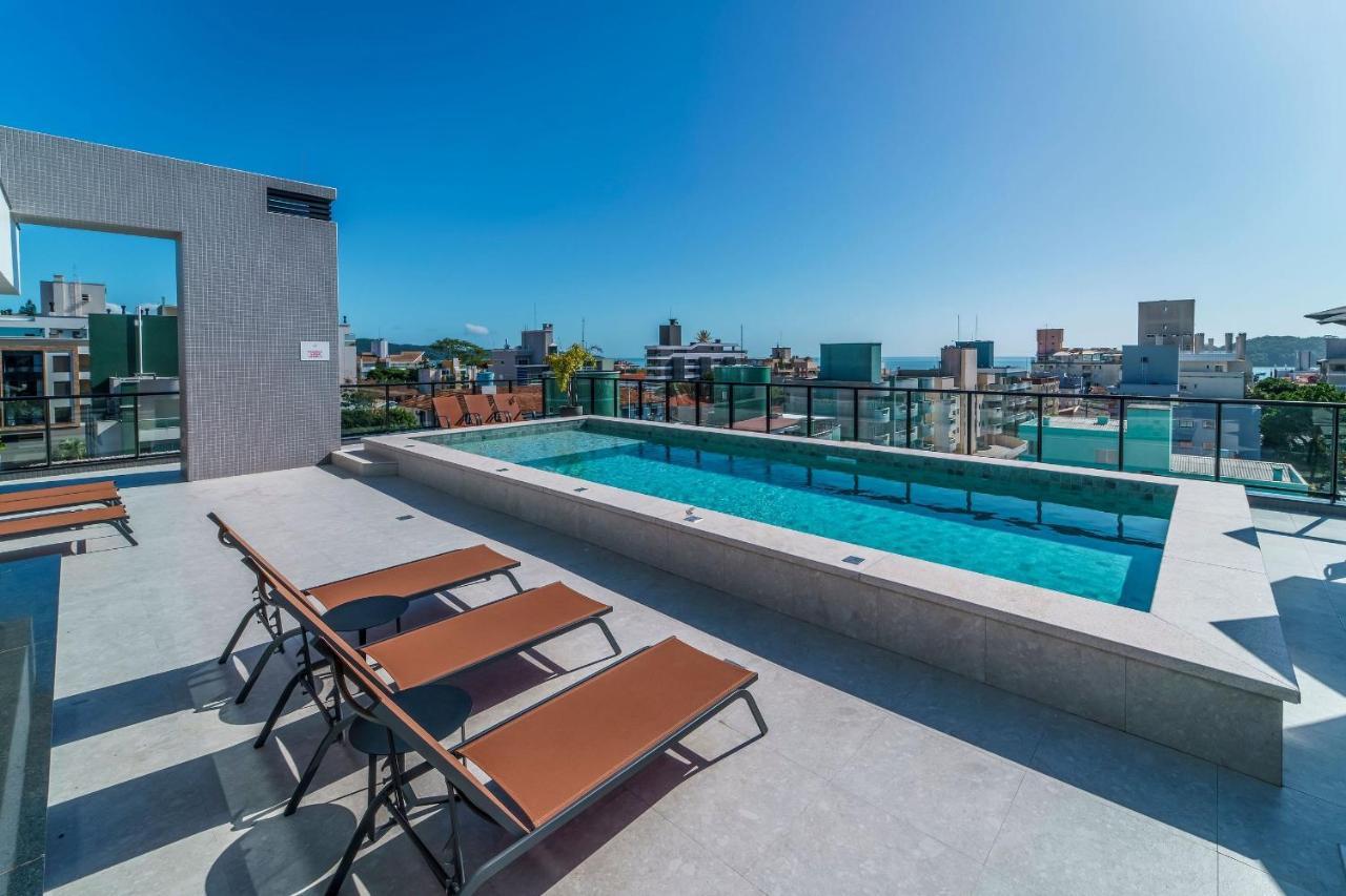 Adra 106 - Apartamento No Centro De Bombinhas - Rooftop Com Piscina E Academia - A Poucos Metros Da Praia - Kültér fotó
