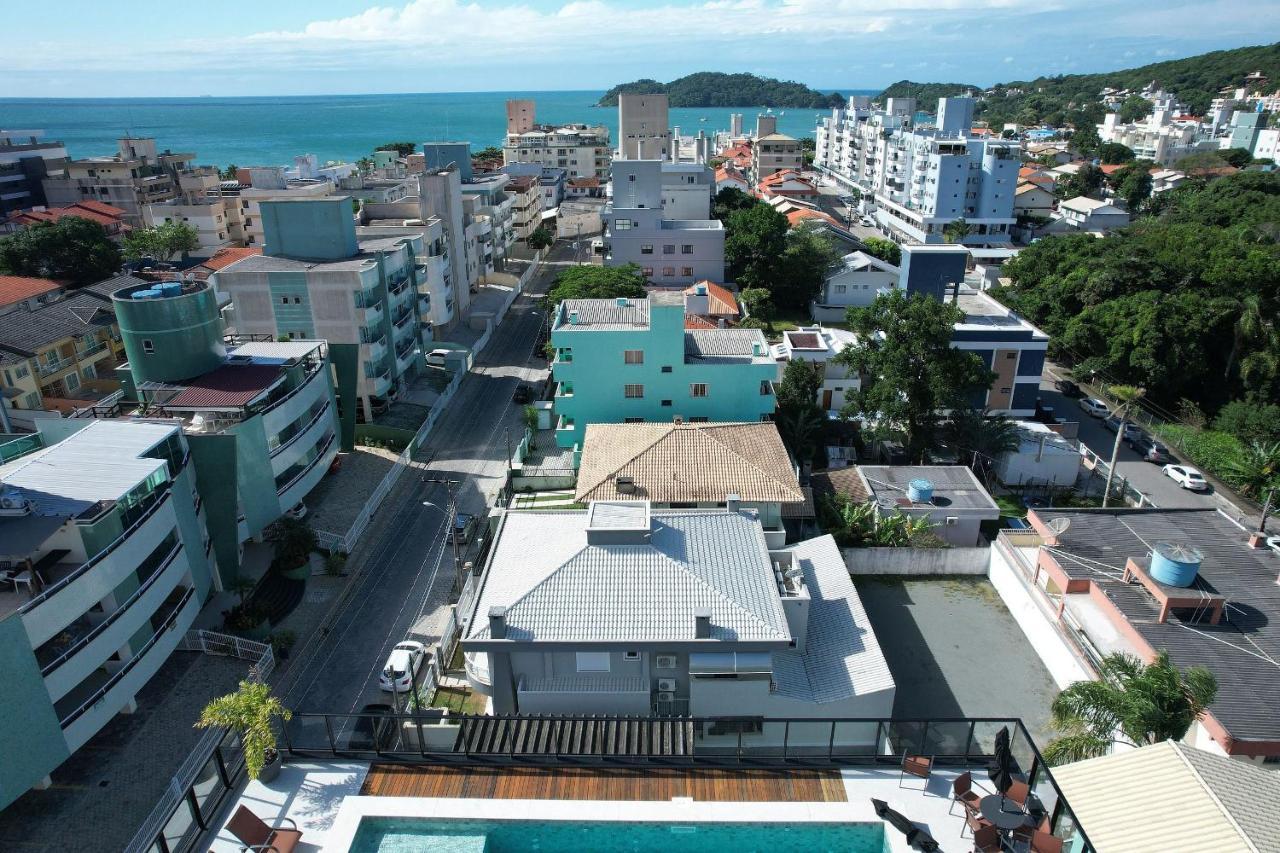 Adra 106 - Apartamento No Centro De Bombinhas - Rooftop Com Piscina E Academia - A Poucos Metros Da Praia - Kültér fotó