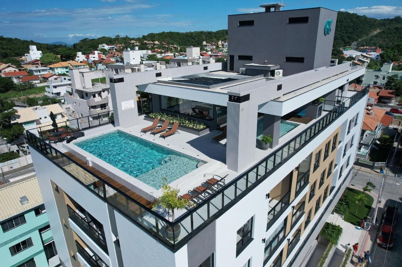 Adra 106 - Apartamento No Centro De Bombinhas - Rooftop Com Piscina E Academia - A Poucos Metros Da Praia - Kültér fotó