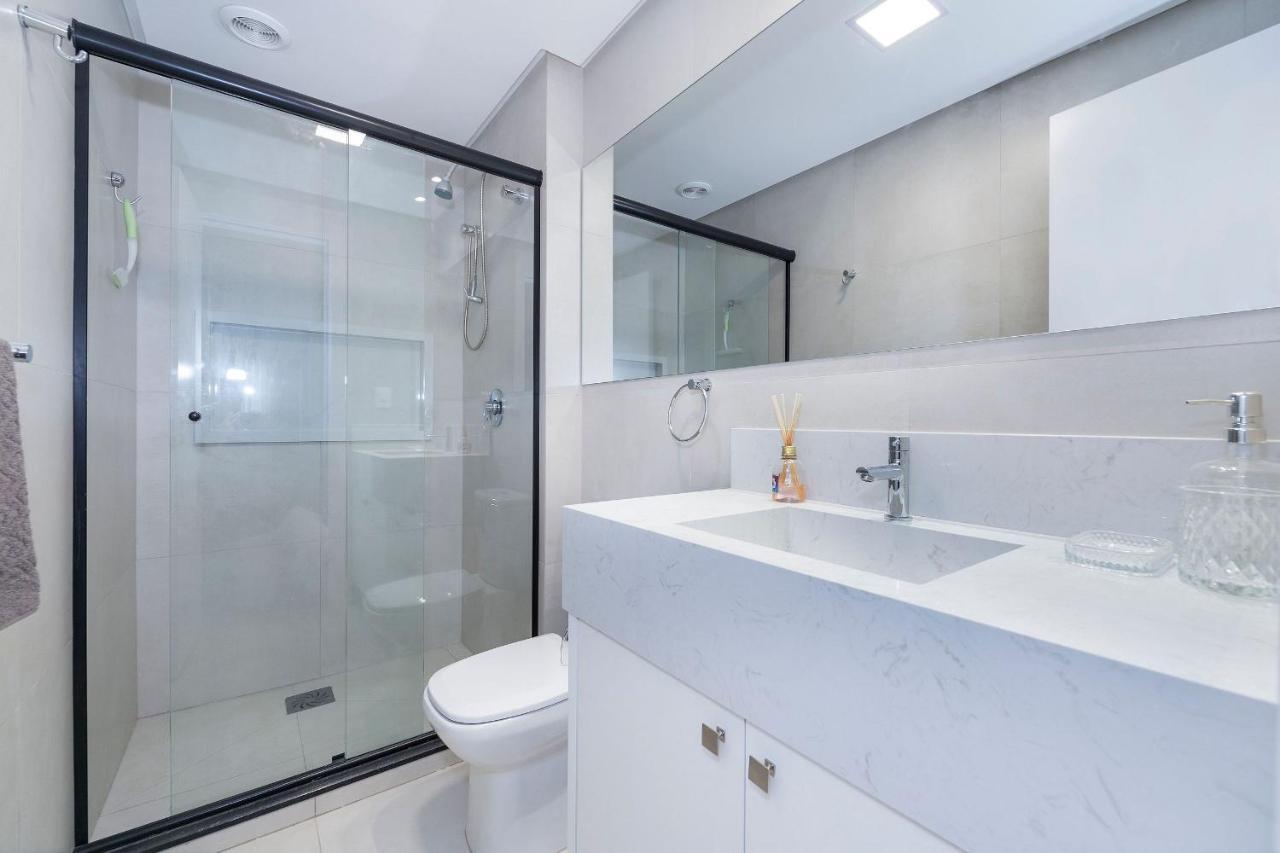 Adra 106 - Apartamento No Centro De Bombinhas - Rooftop Com Piscina E Academia - A Poucos Metros Da Praia - Kültér fotó