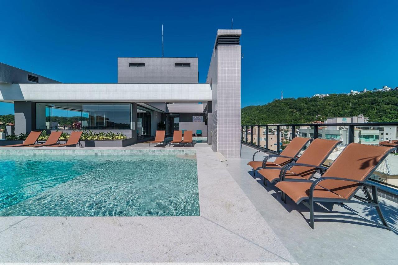 Adra 106 - Apartamento No Centro De Bombinhas - Rooftop Com Piscina E Academia - A Poucos Metros Da Praia - Kültér fotó