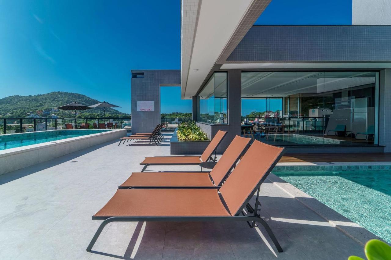 Adra 106 - Apartamento No Centro De Bombinhas - Rooftop Com Piscina E Academia - A Poucos Metros Da Praia - Kültér fotó